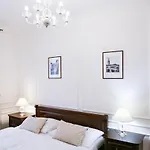 White & Gray Apartamento