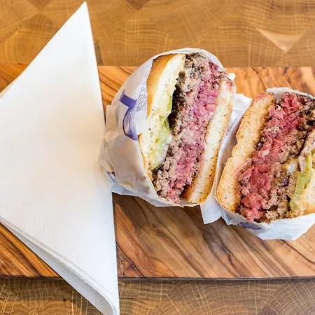 White & Gray Apartman