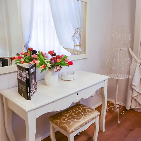 White & Gray Appartement *